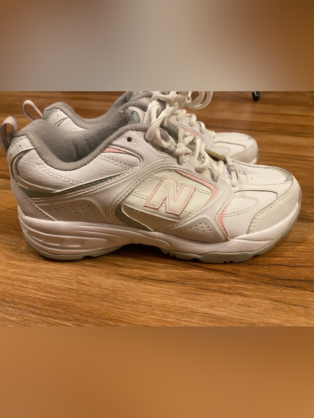New Balance Women's White Grey Pink Vintage No Insoles Size 8 Sneaker